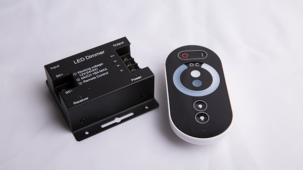 led控制器系統(tǒng)如何解決led調(diào)光控制的痛點？